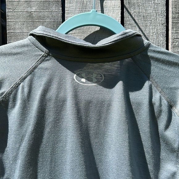 MEN’S Under Armour Run Pullover size Small with thumb holes - Picture 7 of 7
